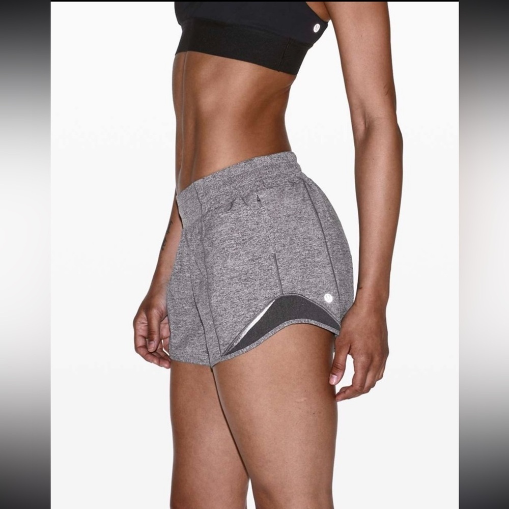 Lululemon Hotty Hot Short II *Long 4" in Heather Lux Multi Black/Heathered Black - Picture 2 of 2